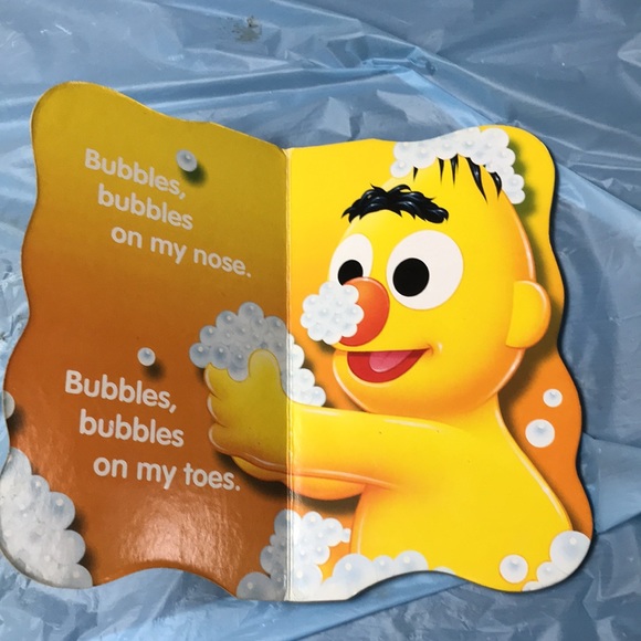 Sesame Street board book  “Bubbles, bubbles” - Picture 4 of 16